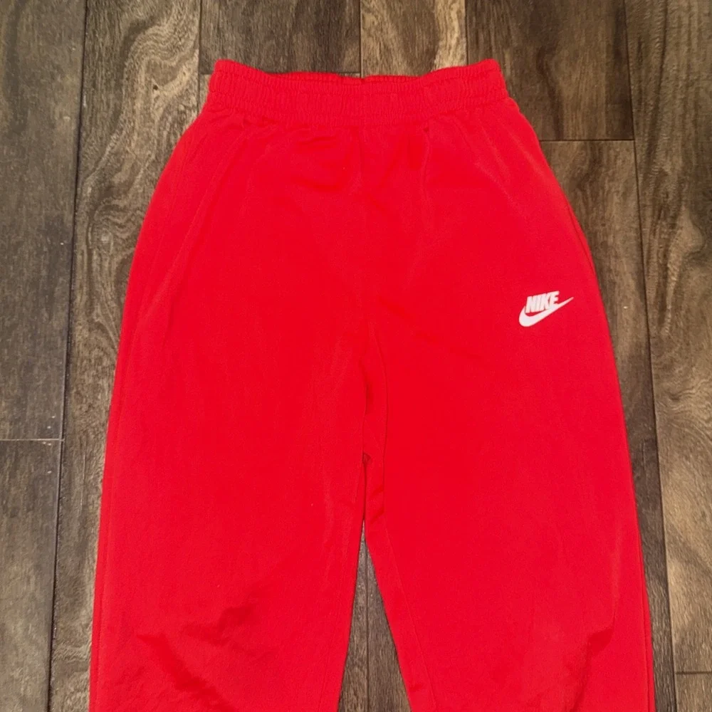 Nike Sportswear Sweatpants Joggers Youth XL Boys Red No Pockets Athletic Wear